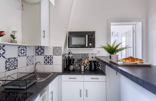 Argenteuil Apartment | Haussmannian charm 10 minutes Paris
