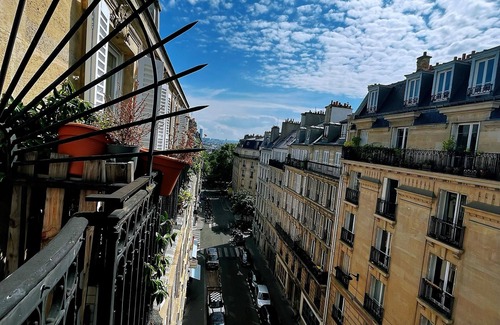 Pigalle Apartment | Haussmannian Pigalle/Sacré-Coeur apartment