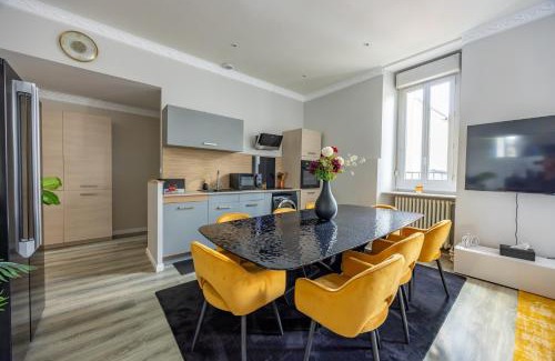 Bouguenais Apartment | Haussmannien Standing and Confort - Sauna - 7 pers
