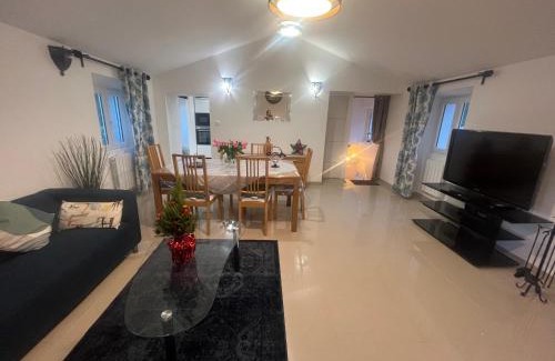 Carros House | Haut villa Les Tilleuls 95 m2 7 pers