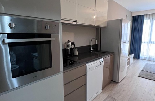 Kepez Apartment | Havalimanı'na Yakın Havuzlu Özel Güvenlikli Daire