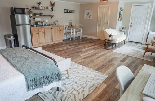 Broad Brook Apartment | Have the perfect stay in a cozy studio, nestled in the heart of Broad Brook.