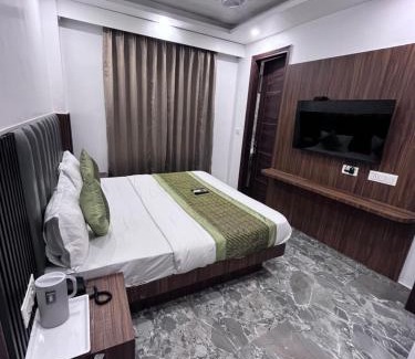 Paharganj Bed & Breakfast | Haveliya Homes- Just 1 minute from Railway Station and Connaught place