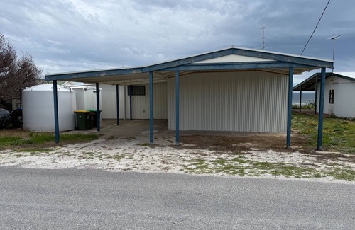 Moorowie House | Haven at Hardwicke-Absolute beachfront! Off Peak Special!