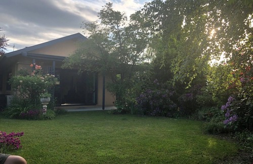 Clyde House | Haven@Clyde - Large Family Holiday Home - Free Wifi