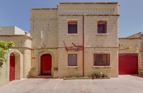 Zebbug House | Haven Farmhouse with Private Pool and Sea Views