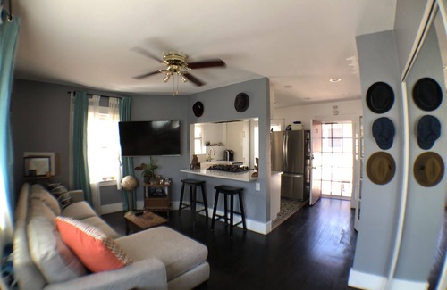 Alamitos Beach Condo | Haven for travel nurses & vacationers alike! Cozy modern home 1 block from beach