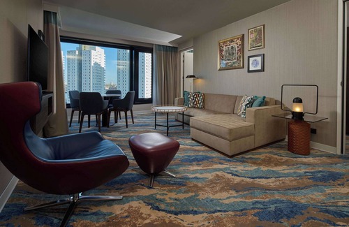 Stadsdriehoek Hotel | Haven Hotel Rotterdam, Curio Collection by Hilton
