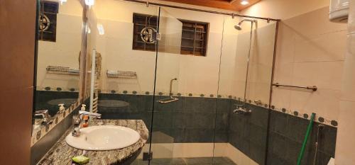 Bhurban Bed & Breakfast | Haven Lodge Bhurban - Deluxe Rooms with Mountain View