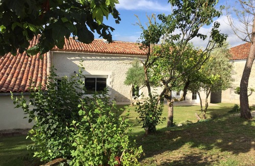Juillac-le-Coq House | Haven of peace in the heart of the Charente vineyards