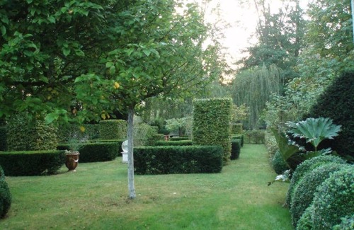 Saint-Hilaire-la-Gravelle House | Havre of peace at the water's edge
