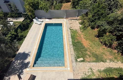 Ciftlik Apartment | Havuzlu Modern Daire