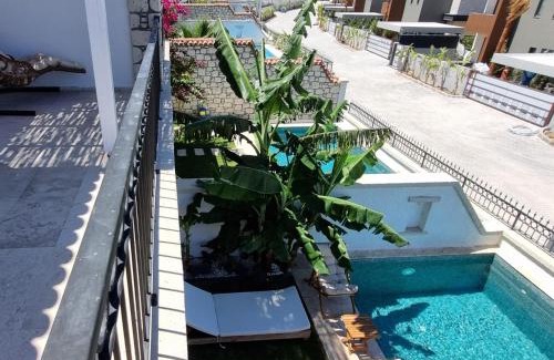 Ildır Koyu House | Havuzlu Taş Ev