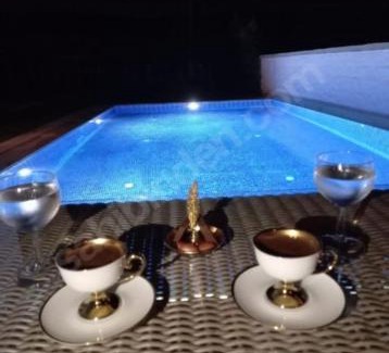 Cesme Villa | Havuzlu taş villa kişiye özel