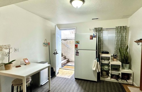 Provo House | Hawaiian Sunshine 1-bedroom house in welcoming Provo with AC, WiFi