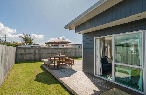 Cooks Beach House | Hawk Hill Getaway - Cooks Beach Holiday Home