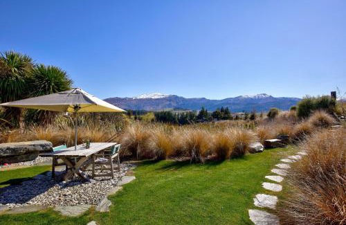 Lake Hayes Ski Chalet | Hawkridge Chalet - Honeymooners Chalet