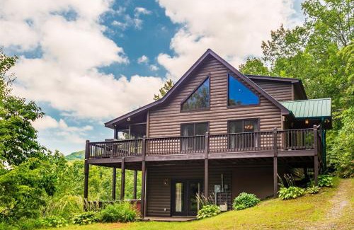 Ridgeline Vistas House | Hawks Hideaway - Full Mountain Views Game Room