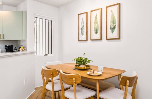 Maple City Condo | Hawks Nest Hideaway - 2 Bed 2 Bath - Screened In Deck