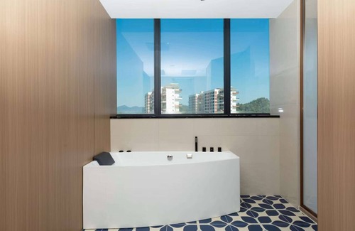 Fenghuang Hotel | Hawthorn By Wyndham Fenghuang Baiyue