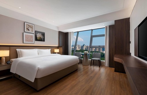 Nanming District Hotel | Hawthorn By Wyndham Guiyang Nanming