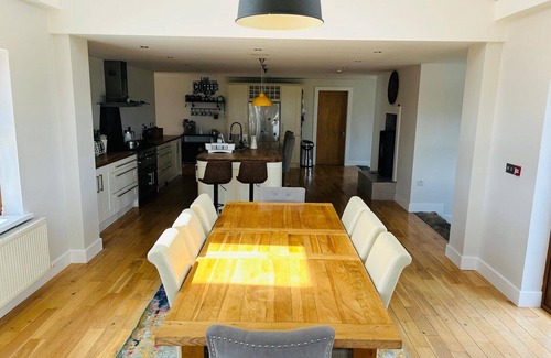 Connemara House | Hawthorn House - Luxurious stay with scenic views