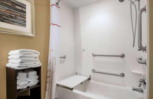 Bridgeport Hotel | Hawthorn Suites by Wyndham Bridgeport