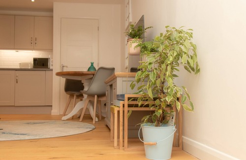 Wellington Apartment | Haygate - Peaceful Serviced Apartment