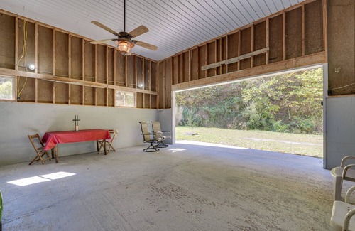 Haysi House | Haysi Nature Getaway w/Fire Pit & On-Site Creek!
