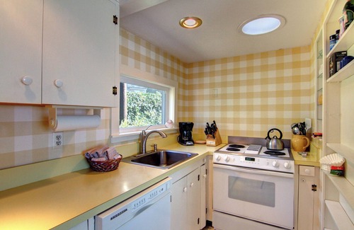 Tolovana Park House | Haystack Haven - Haystack Rock View - Cannon Beach Property Mgmt