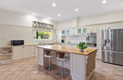 Cowes House | Hazel Mere by Ready Set Stay- Large Deck & WiFi