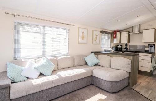 Hopton House | Hazell Thorne Hideaway
