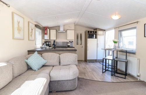 Hopton House | Hazell Thorne Hideaway