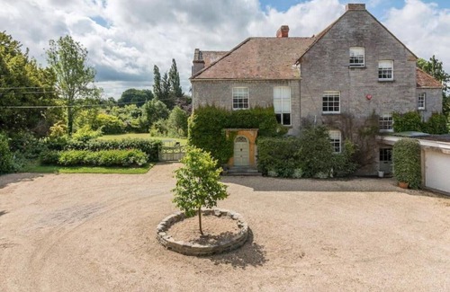 Somerton Apartment | Hazelwood, stylish, sunny apartment in a pretty Somerset village