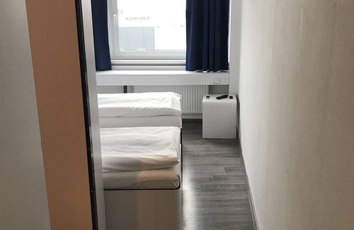 Wiener Neudorf Hotel | HB1 Budget Hotel - contactless check in