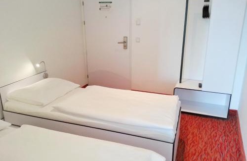 Wiener Neudorf Hotel | HB1 Budget Hotel - contactless check in