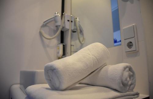 Wiener Neudorf Hotel | HB1 Budget Hotel - contactless check in
