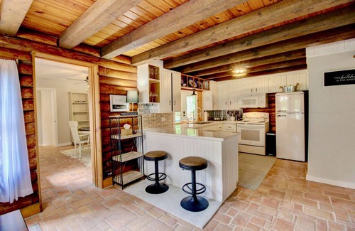 Dickinson House | Head out to the country!