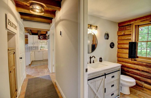 Dickinson House | Head out to the country!