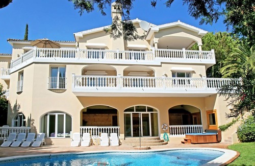 Le Kef Bed & Breakfast | headline here in the box