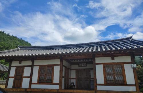 Haean-dong House | Healing hanok in Otgol village