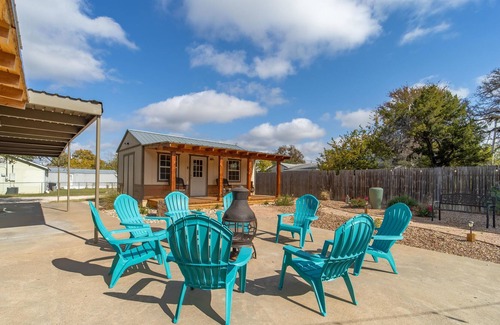 Glen Rose House | Hearsay Hideaway in Historic Glen Rose, Texas