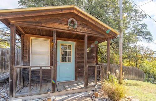 Glen Rose House | Hearsay Hideaway in Historic Glen Rose, Texas