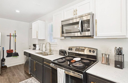 Oak Cliff House | Heart of Dallas, 2-BD Yard in Bishop Arts