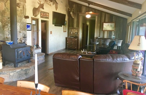 Fredonia Cabin | Heart of Heart Guest Lodge 5 bedroom,5 baths,den,kitchen. Mason County