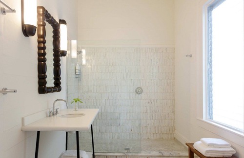 Historic Seaport Hotel | Heart of Key West: Unique Stay with Outdoor Pool Access, Free Breakfast!