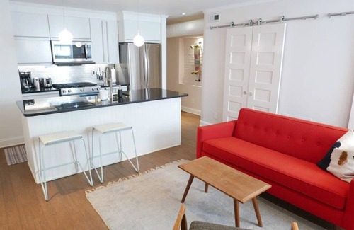 Mount Pleasant Apartment | Heart of Mount Pleasant - with parking!