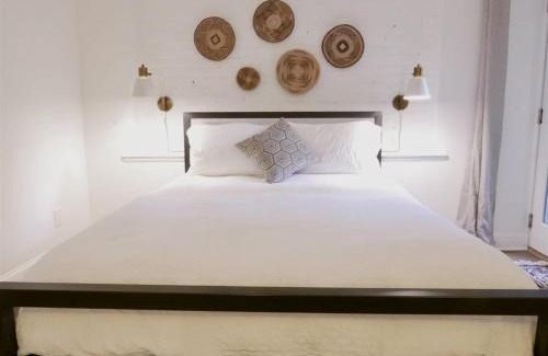 Mount Pleasant Apartment | Heart of Mount Pleasant - with parking