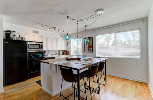 South Scottsdale Condo | Heart of Old Town- Mid Century 2 Bed