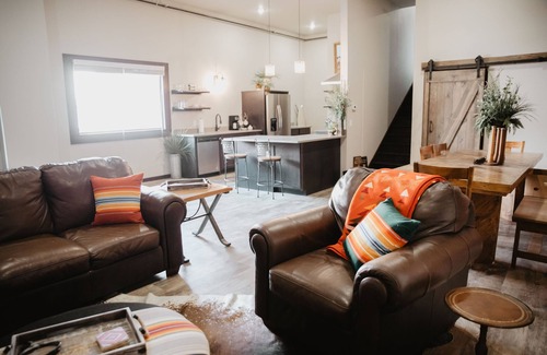 Pendleton House | ★Heart of Pendleton★Downtown LUXURY & LOCATION★